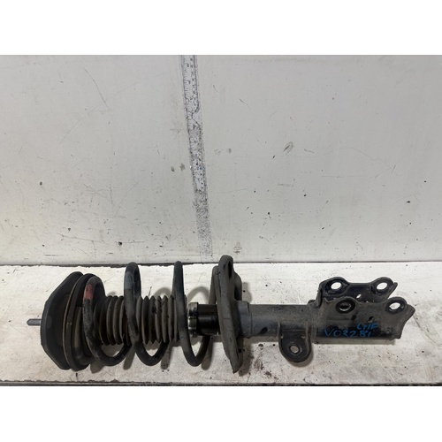 Lexus CT200H Left Front Strut ZWA10 03/2011-10/2022