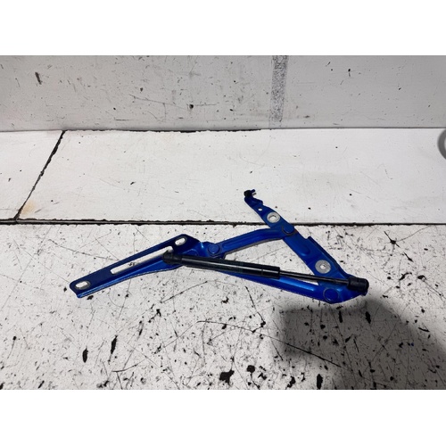 Holden Commodore Left Bootlid Hinge / Strut VE 08/2006-05/2013