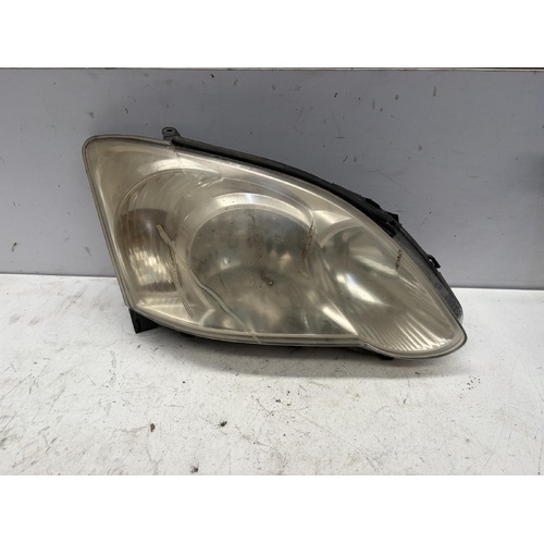 Toyota Corolla Right Headlight ZZE122 04/04 - 06/07