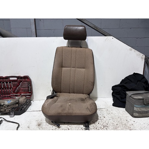 Toyota Hiace Right Front Seat YH63 02/1983-10/1989