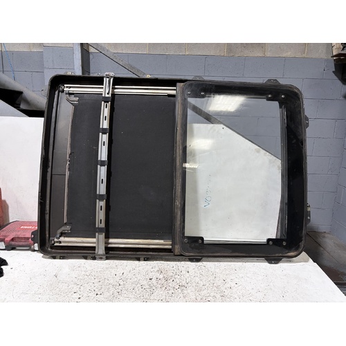 Toyota Hiace Super Custom Middle Sunroof Assembly KZH100 10/1989-12/2004