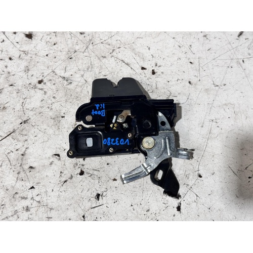 Lexus ES300 Bootlid Lock Mechanism MCV30 10/2001-12/2005