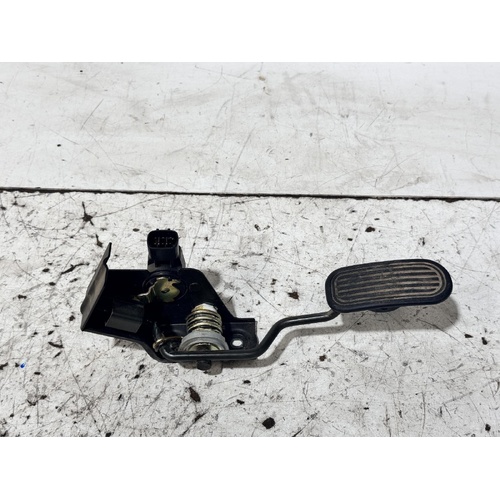 Lexus ES300 Accelerator Pedal MCV30 10/2001-12/2005