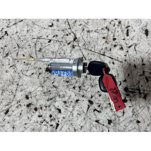 Lexus ES300 Ignition Barrel with Key MCV30 10/2001-12/2005