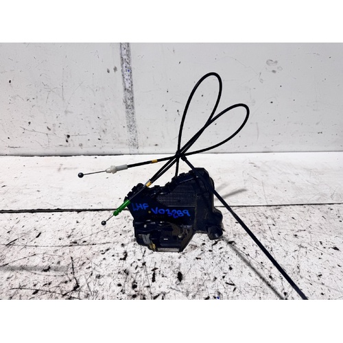 Toyota Corolla Left Front Door Lock Mechanism ZRE152 03/2007-10/2013