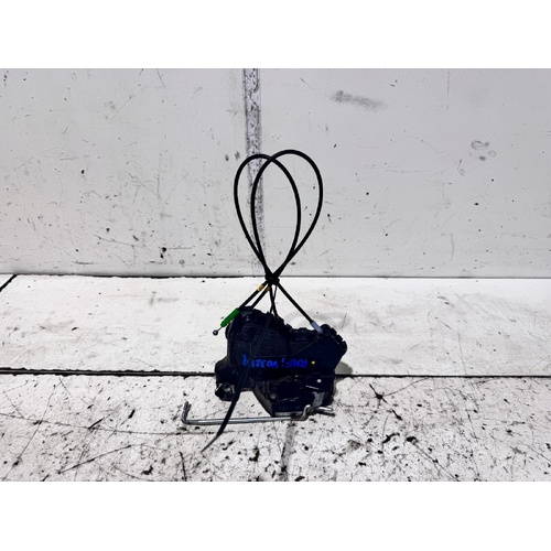 Toyota Corolla Right Front Door Lock Mechanism ZRE152 03/2007-10/2013