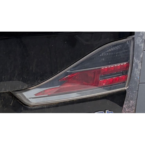 Lexus CT200h Right Tailgate Light ZWA10 12/2010-08/2017