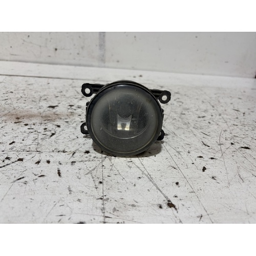 Holden Commodore Left Bumper Foglight VE Series I 08/2006-08/2010