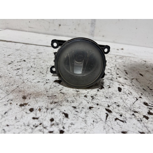 Holden Commodore Right Bumper Foglight VE Series I 08/2006-08/2010