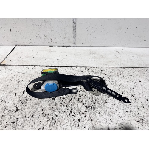 Toyota Corolla Right Front Seat Belt ZRE152 03/2007-12/2013