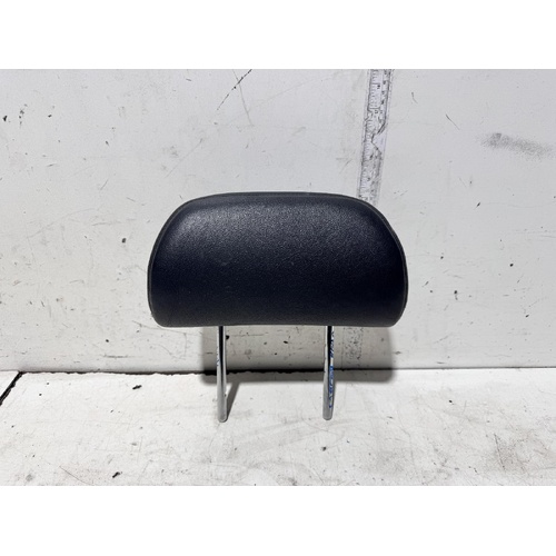 Toyota Kluger Right Rear 2nd Row Head Rest GSU45 05/2007-02/2014