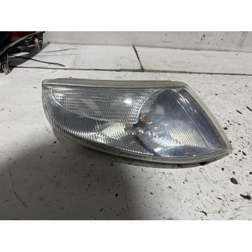 Saab 9 5 Right Corner Light 11/1997-10/2001