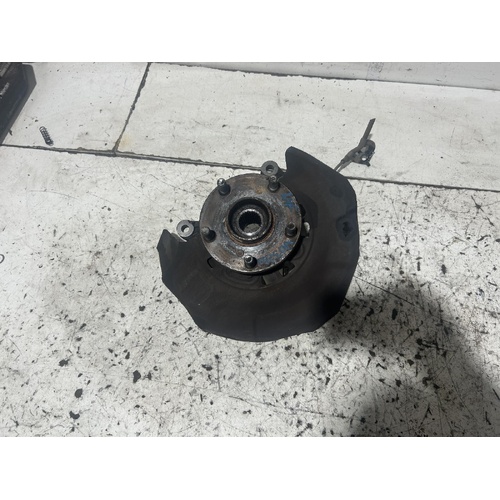 Lexus ES300 Left Front Hub Assembly MCV30 10/2001-12/2005