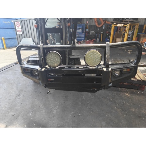 Rockarmor Brand Steel Bull Bar to suit Toyota Landcruiser FZJ105 01/1998-10/2007