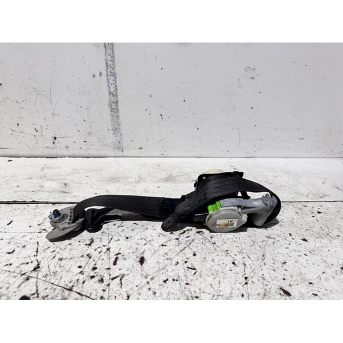 Hyundai I45 Right Front Seat Belt YF 02/2010-04/2014