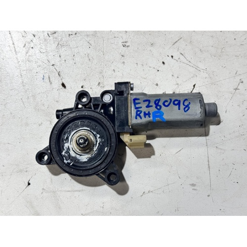 Hyundai I45 Right Rear Door Window Regulator Motor YF 02/2010-04/2014