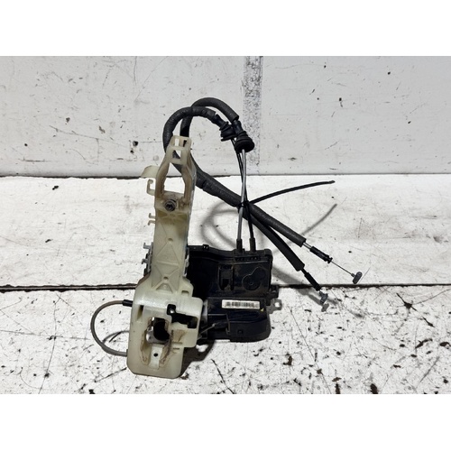 Hyundai I45 Right Front Door Lock Mechanism YF 02/2010-04/2014