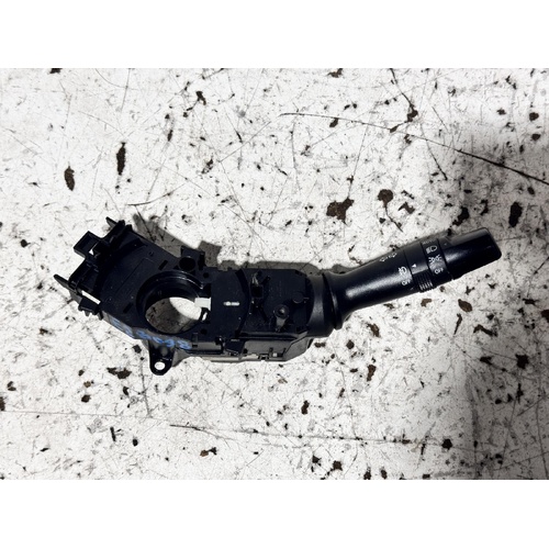 Hyundai I45 Flasher Switch YF 02/2010-04/2014
