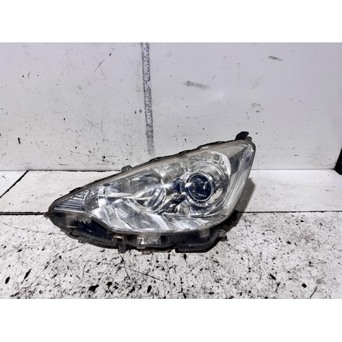 Toyota Prius C Left Head Light NHP10 12/2011-01/2015