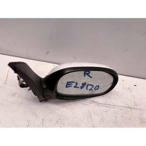 Nissan Pulsar Right Door Mirror N16 08/2003-12/2005
