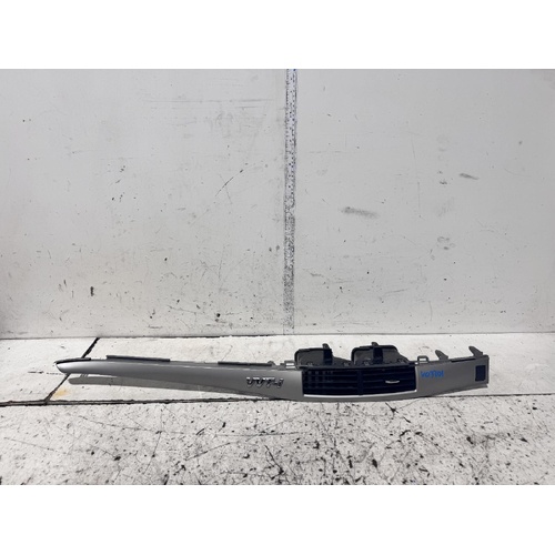 Toyota Tarago Dash Vents with Trim Piece ACR50 01/2006-06/2020