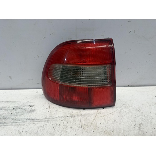 Volvo S40 Left Taillight 03/97 - 07/00 