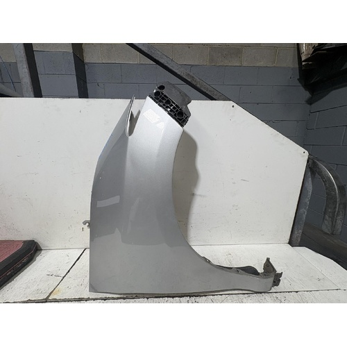 Toyota Tarago Right Guard ACR50 01/2006-06/2020