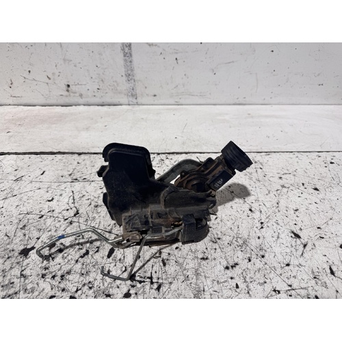 Toyota Camry Right Front Door Lock Mechanism MCV20 08/1997-08/2002