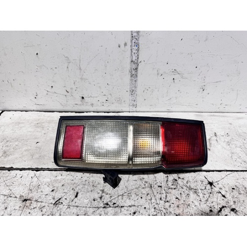 Nissan Navara Right Tail Light D22 04/1997-05/2010