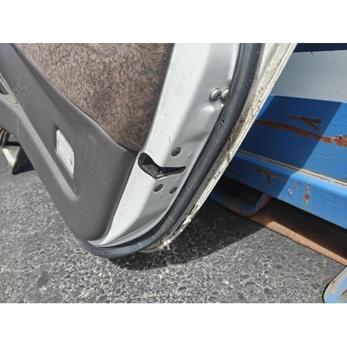 Toyota Hiace Super Custom Right Front Door Lock Mechanism KZH100 1993-2004