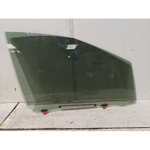 Toyota Tarago Right Front Door Glass ACR50 01/2006-06/2020