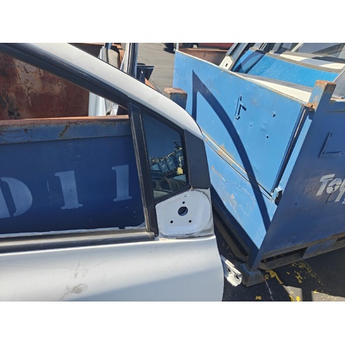 Toyota Yaris Right Front Door 1/4 Glass NCP91 10/2005-07/2011