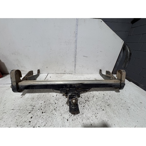 Toyota Hilux Towbar KUN26 03/2005-08/2015