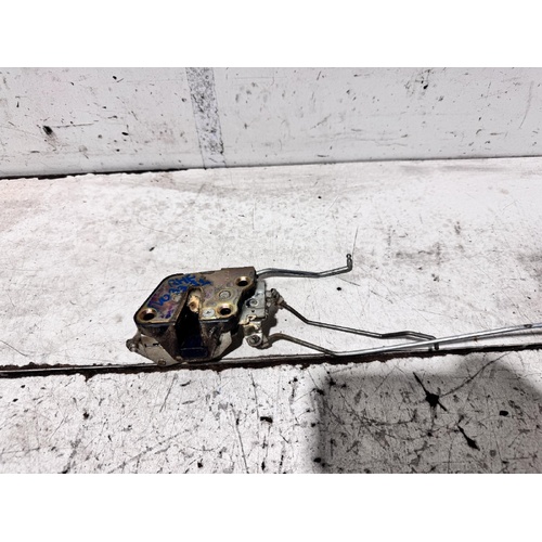 Toyota Camry Right Front Door Lock Mechanism SV21 03/1987-12/1992