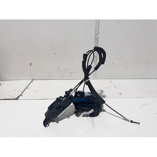 Nissan Pulsar Left Front Door Lock Mechanism B17 12/2012-12/2017