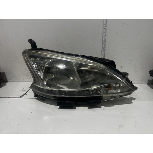 Nissan Pulsar Right Head Light B17 12/2012-12/2017