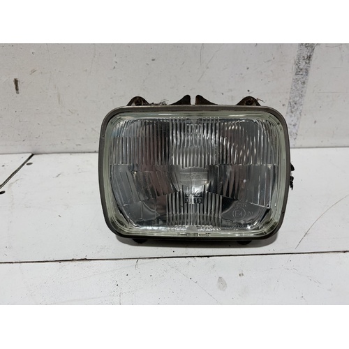 Mitsubishi L300 R$ight Hand Headlight SJ 10/86 - 01/01