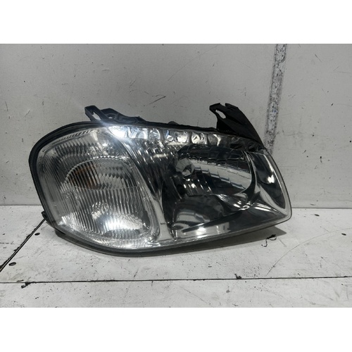 Mazda Tribute Right Head Light YU 02/2001-11/2003