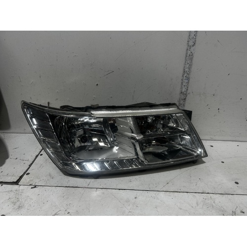 Fiat Freemont Right Head Light JF 04/2013-01/2017