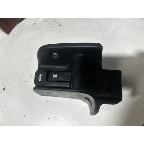 Toyota Corolla Fuel Door / Boot Release Switch AE101 09/1994-10/1999