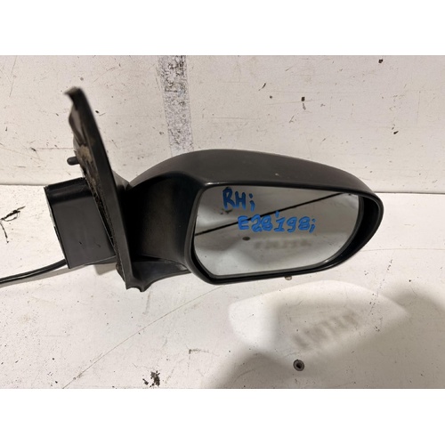 Mazda Tribute Right Door Mirror YU 02/2001-06/2006