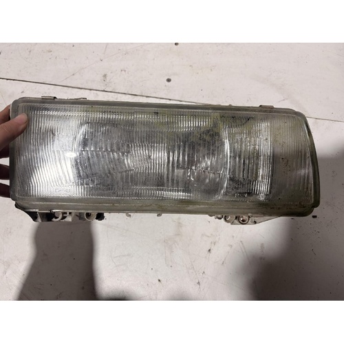 Mazda E2000 Right Head Light 12/1987-09/1999