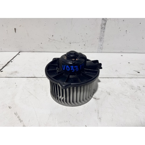 Toyota Hilux Heater Fan Motor LN147 09/1997-02/2005