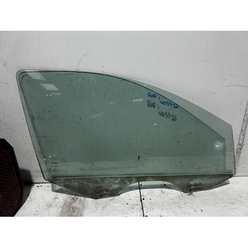 Fiat Freemont Right Front Window Glass JF 04/2013-01/2017