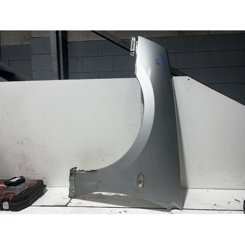 Mitsubishi 380 Left Guard DB 09/2005-06/2007