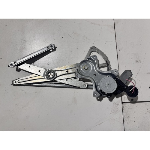 Toyota Corolla Left Front Door Window Regulator ZRE152 03/2007-10/2013