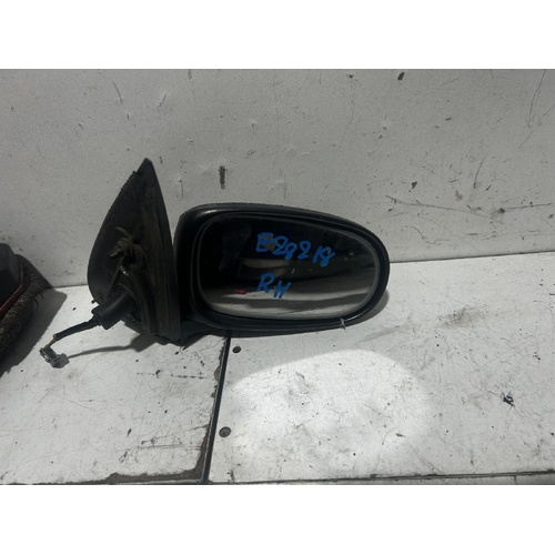 Nissan Pulsar Right Door Mirror N16 Hatch 06/2001-12/2005