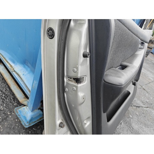 Toyota Corolla Left Front Door Lock Mechanism ZZE122 12/2001-06/2007