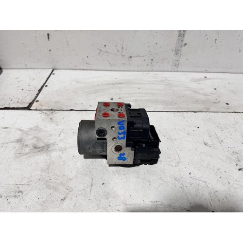 Toyota Camry ABS Pump / Module ACV36 08/2002-05/2006