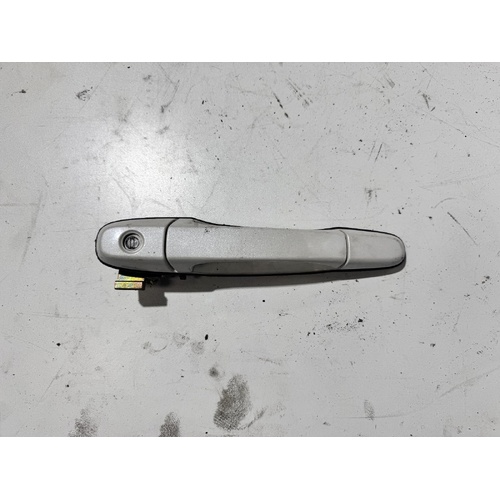 Toyota Estima Left Front Outer Door Handle ACR30 2000-2006